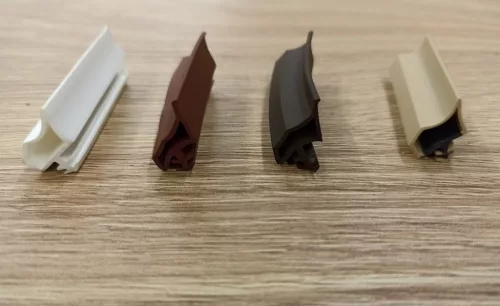 Tömítő profil fa ablakhoz/ajtóhoz EV3967 házikó kéménnyel fehér