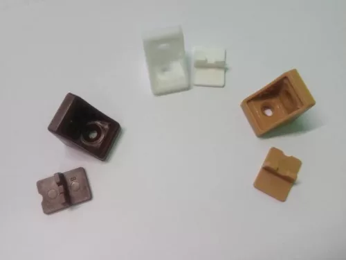 Műanyag sarokrögzítő 20mm fehér 20mm