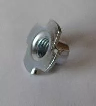 Körmös anya nikkel M6