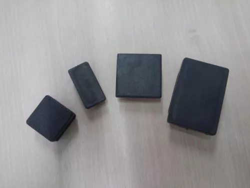 Zártszelvény dugó fekete 20x20mm