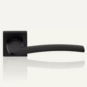   Linea Cali Ala matt fekete négyzetrozettás kilincsgarnitúra 1385 RB 024 VE