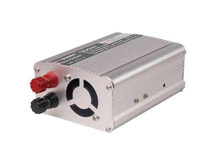 Inverter 12V/230V Szivargyújtóról Töl 500W Ac/Dc